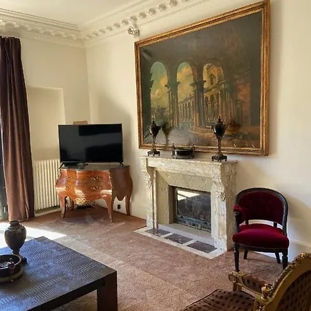 Apartment De Gaulle
